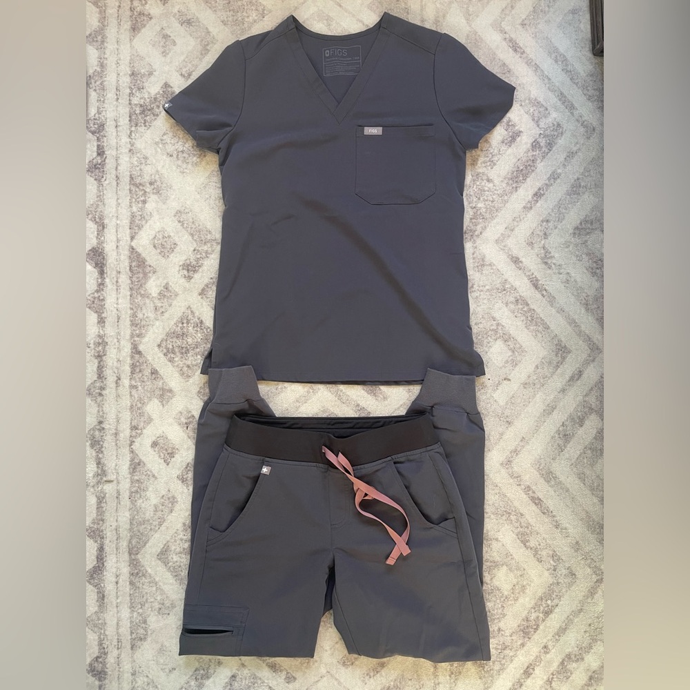 Figs Women's Scrub Set in Charcoal and Pink